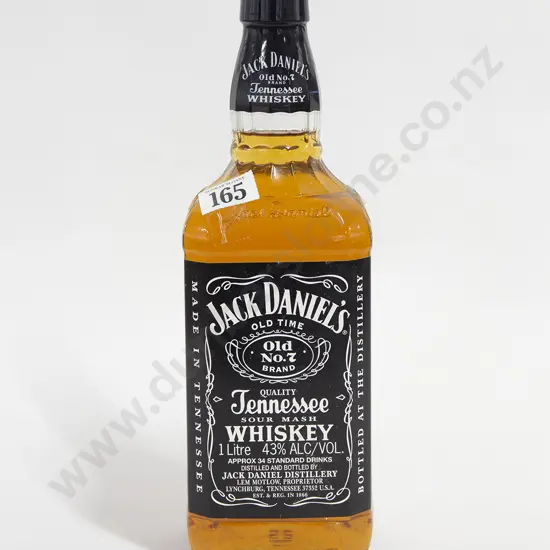 Jack Daniels Sour Mash Whiskey (1lt)