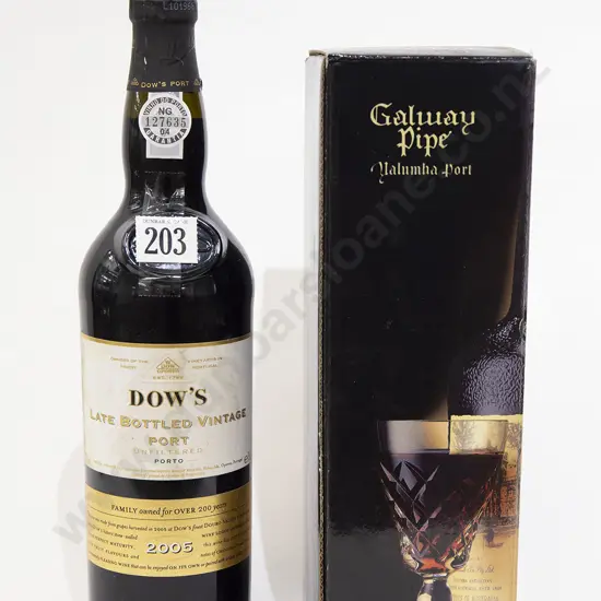 Dow's Port (2005) with Galway Pipe Yalumha Port