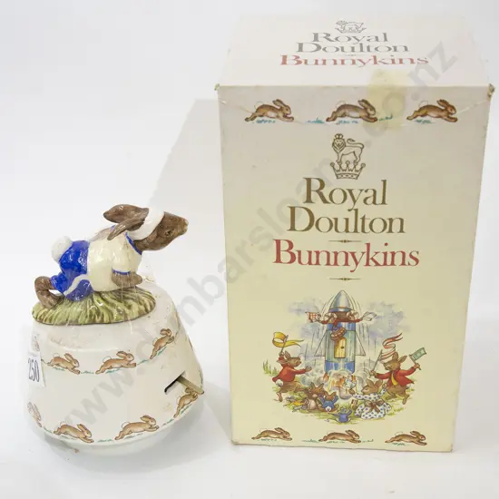 RD Bunnykinns "King of the Road" Musical Ornament