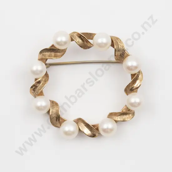 9ct Eight Cultured Pearl Circle Brooch