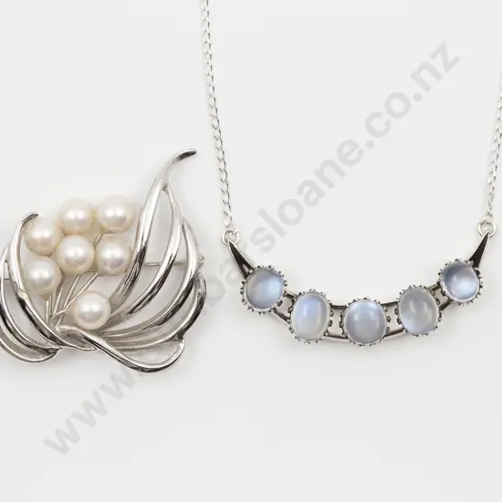 S/S Five Moonstone Crescent Necklace
