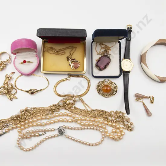 Small Assortment Costume Jewellery