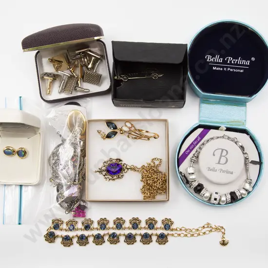 Small Assortment Costume Jewellery