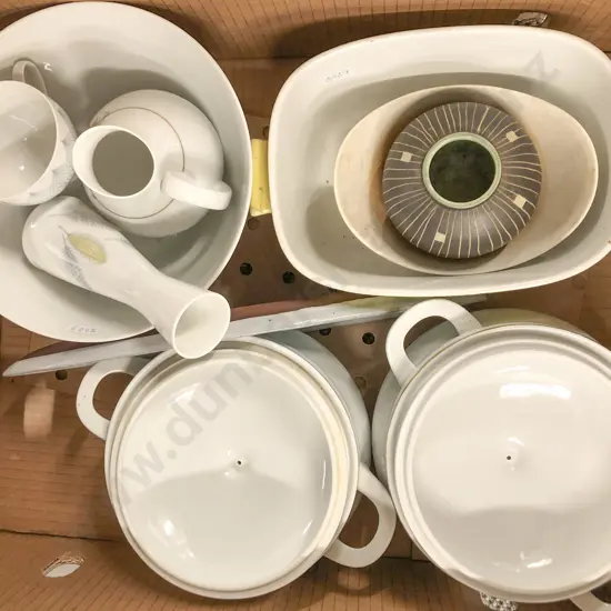 Box of Assorted Scandinavian Pottery and Crockery