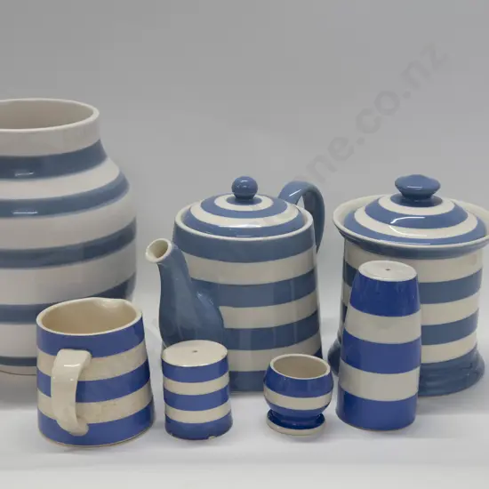 Qty of Cornishware and Cornishware Style Kitchen Crockery