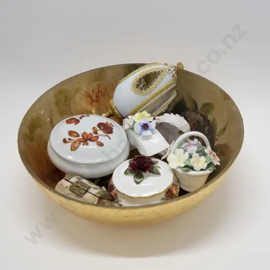 Qty of Assorted Floral Ornaments and Trinket Boxes in Bowl
