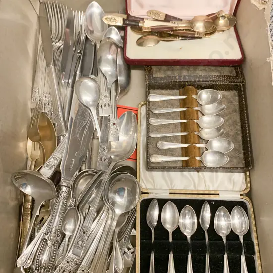 Qty of Assorted Boxed and Loose S/P Cutlery