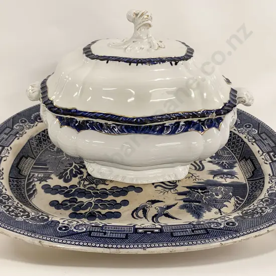 Staffordshire Blue and White Ashet Together With Staffordshire Turenne
