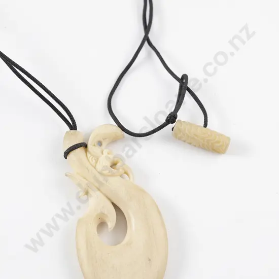 Brian Flintoff (Attributed) Bone Taniwha pendant
