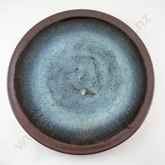 Large NZ Studio Charger