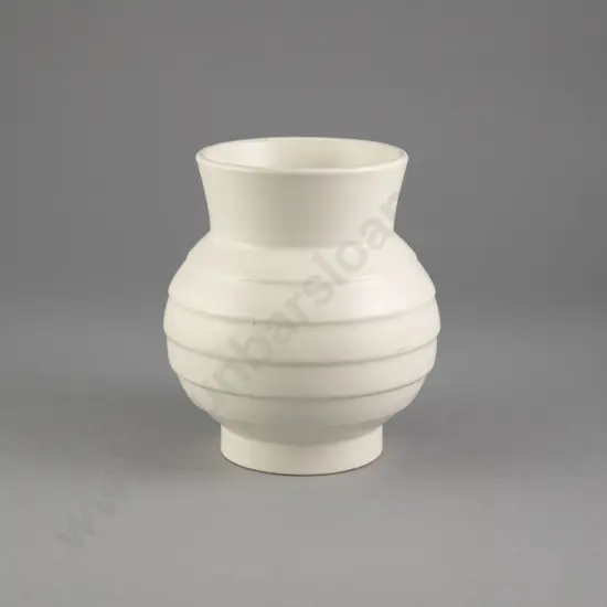 Ernst Shufflebotham for Crown Lynn Hand Potted Vase