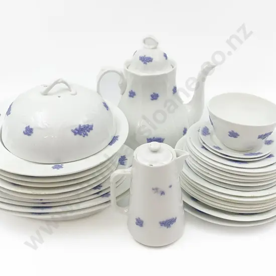 Adderleys Part Dinner Set Including Tea Pot