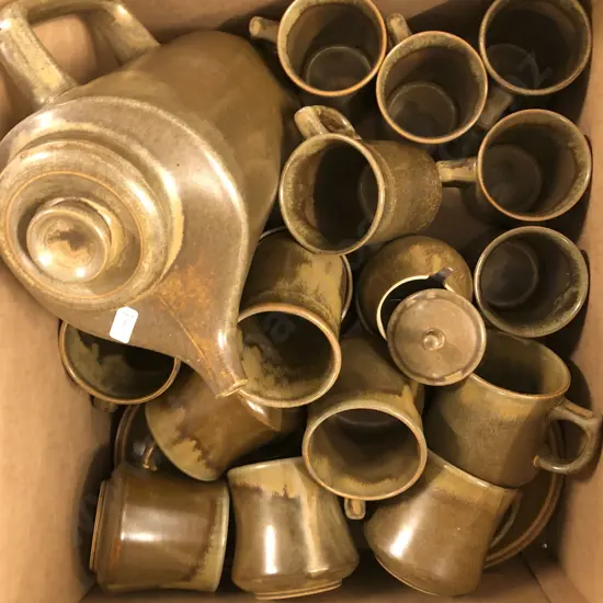 Box of Assorted Temuka Stone Ware