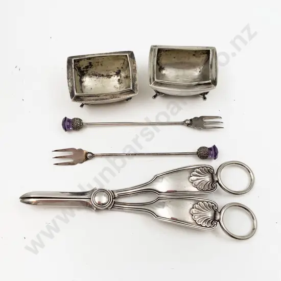Fiddle, Shell & Thread Pattern Grape Scissors Together with Four Pieces of S/S