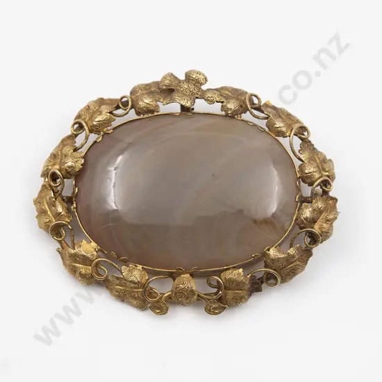Victorian 18ct Single Banded Agate Brooch