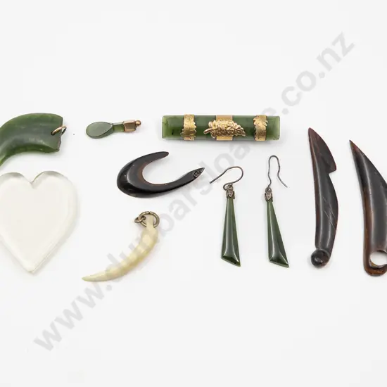 NZ 9ct and Greenstone Bar Brooch