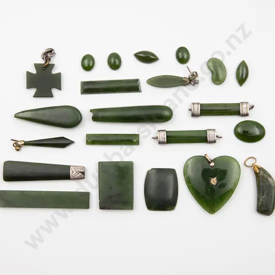 Collection NZ Greenstone Pieces