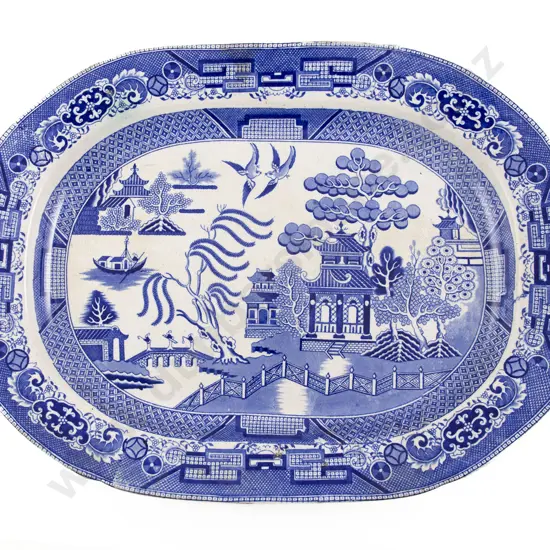 Large Victorian B&W Willow Pattern Ashet