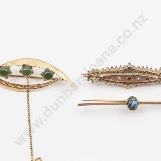 9ct Greenstone Leaf Spray Brooch