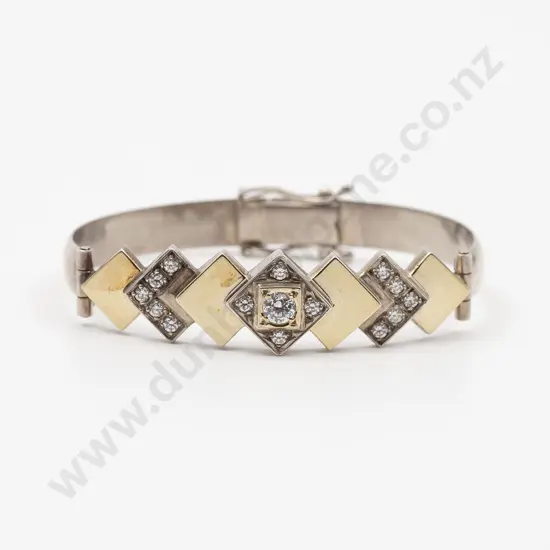 S/S and Crystal Hinged Snap Bangle