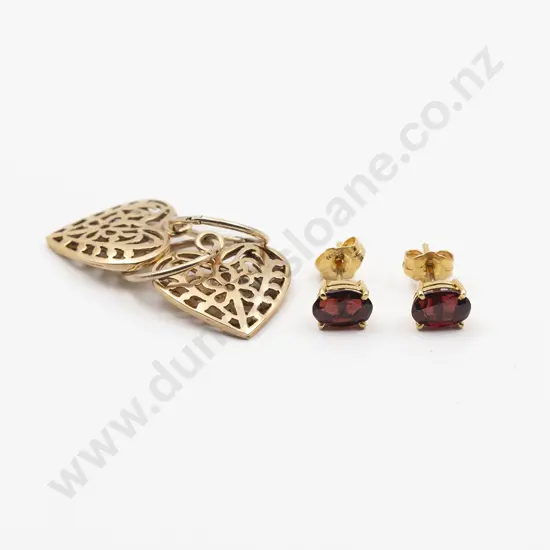 Pair 14ct Garnet Stud Earrings