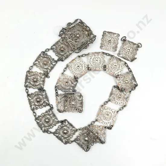 Edwardian S/S Fancy Square Panel Link Belt