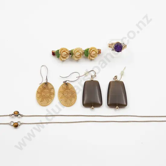 10ct Single Amethyst Ring with pair tiger-eye earrings