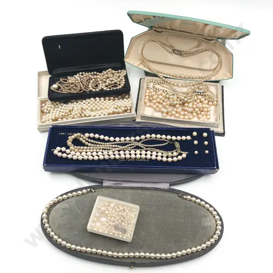 Selection Vintage Imitation Pearl Necklaces