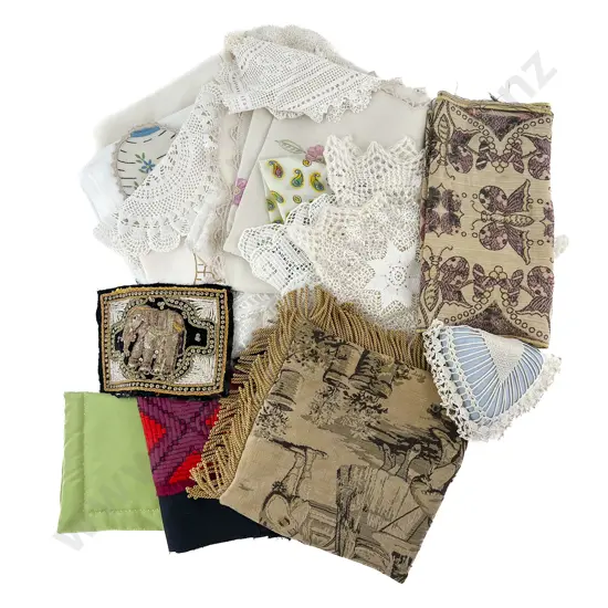 Small Selection of Assorted Linens
