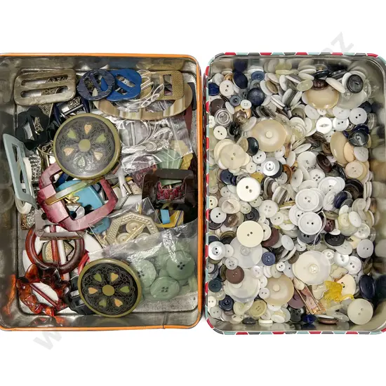 Quantity of Buttons & Buckles