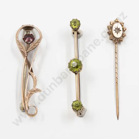 Two Victorian 9ct Bar Brooches