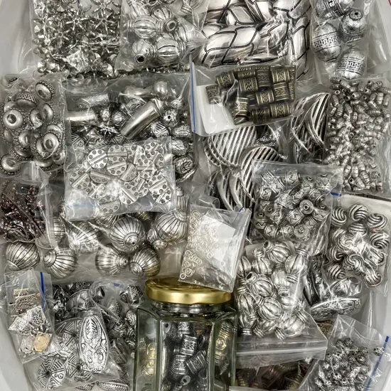 Quantity Mainly Metal Beads