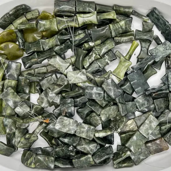 Quantity Mainly Green Hardstone Beads