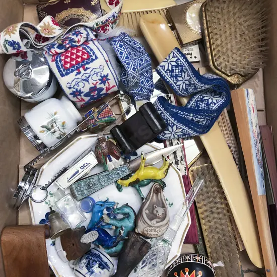 Box of Assorted Vanity Items and Small Ornaments