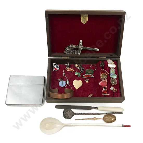 Quantity of Assorted Jewelry Incl. Brooches with Cufflinks and Necklace Etc.