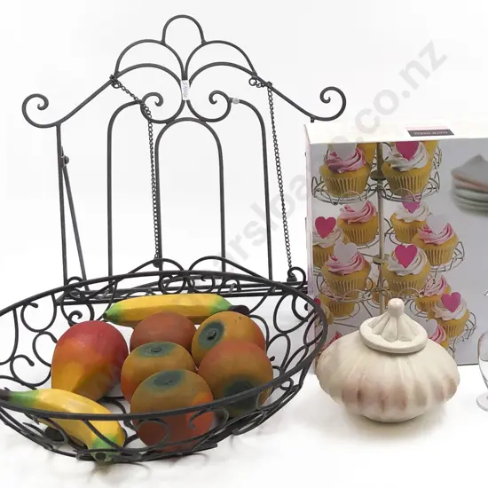 Quantity of Assorted Decorative Homewares