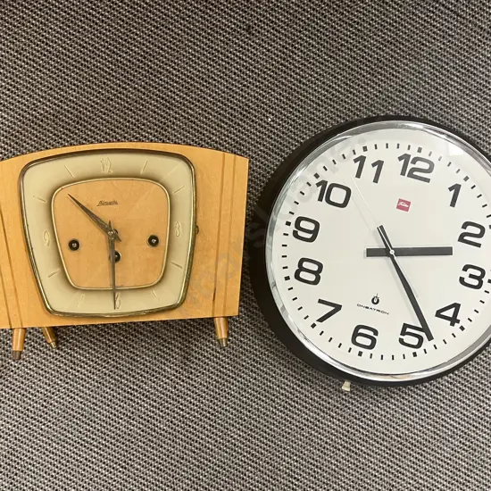 Vintage Mantle Clock and Modern Circular Wall Clock