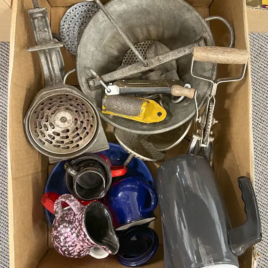 Box of Assorted Vintage Kitchenalia