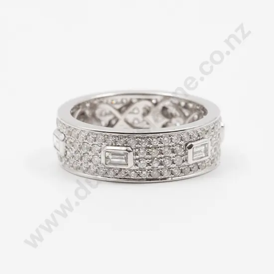 18ct White Gold 146stone Diamond Fancy Band Ring