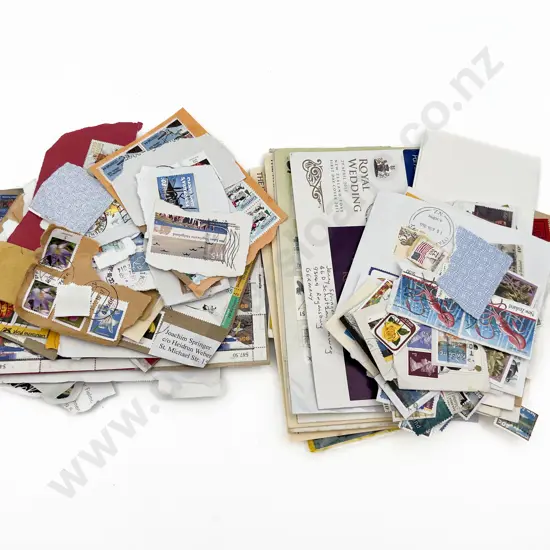 Small Quantity of Assorted Loose Stamps