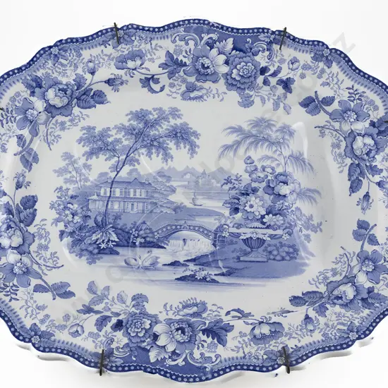 Large Vict Blue & White Meat Ashet