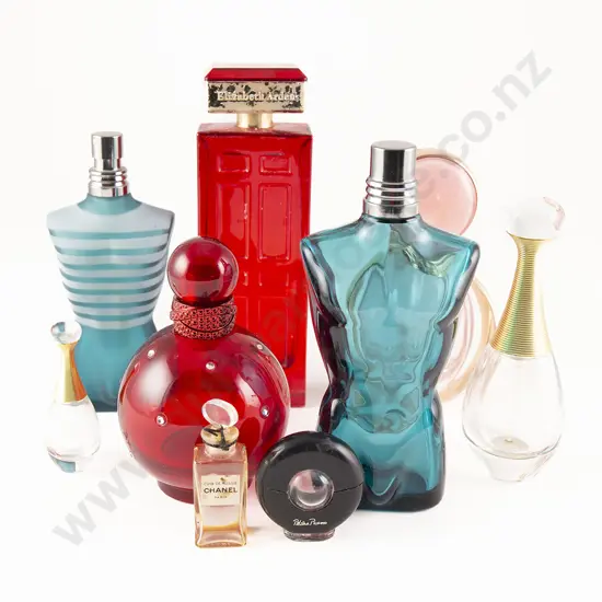 Collection Modern C20th/C21st Scent Bottles (9)