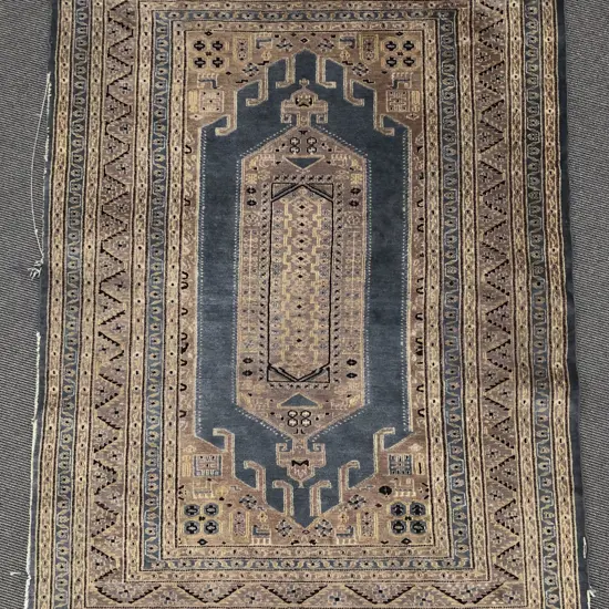 Pakistani Persian Style Rug
