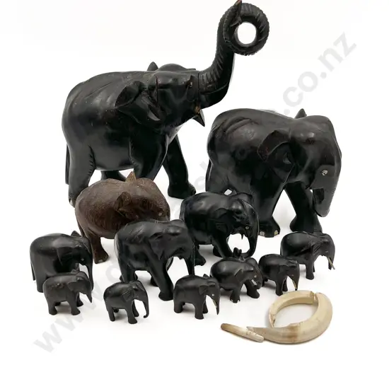 Quantity of Assorted Ebonized Elephant Ornaments (Faults)