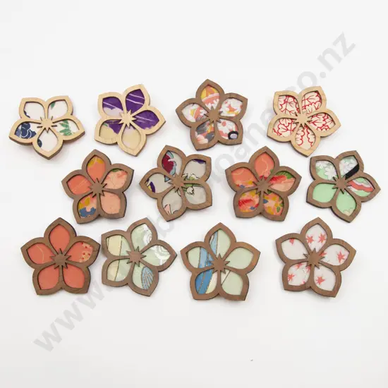 6by6arts Crafted Vintage Material & Wood Flower Brooches (12)