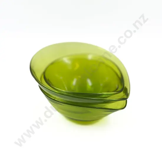 Three Graduated Art Glass Tipping Bowls