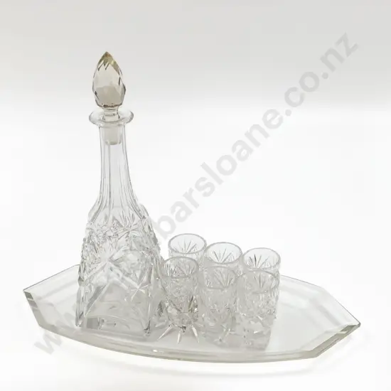 Decanter with Six Crystal Liqueurs Glasses on Tray (Chip)