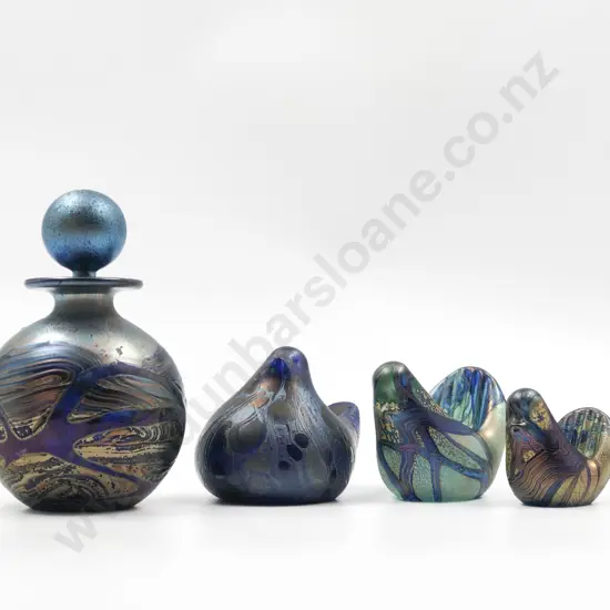 Three Isle of Wight Glass Bird Ornaments and Small Stoppered Art Glass Vase
