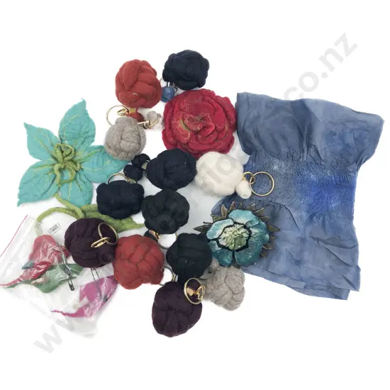 Qty Felt 'Ball' Key Ring Holders