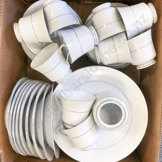 Part Dinner Set in Box